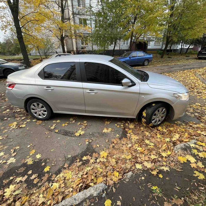 Продам Пежо 301 газ бензин  1.2