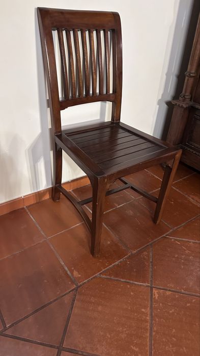 Cadeiras madeira qt 10
