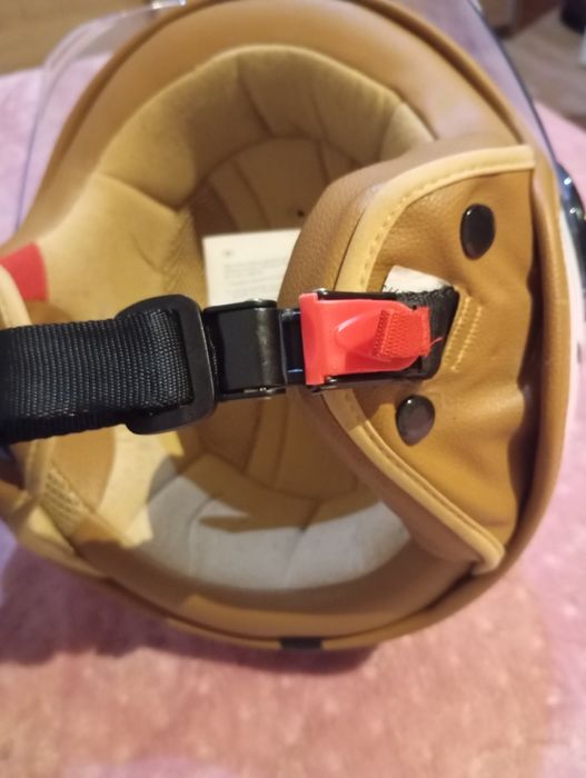 Capacete da marca crivit em bom estado com saco