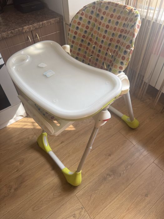 Продам стульчик для кормления Chicco poly