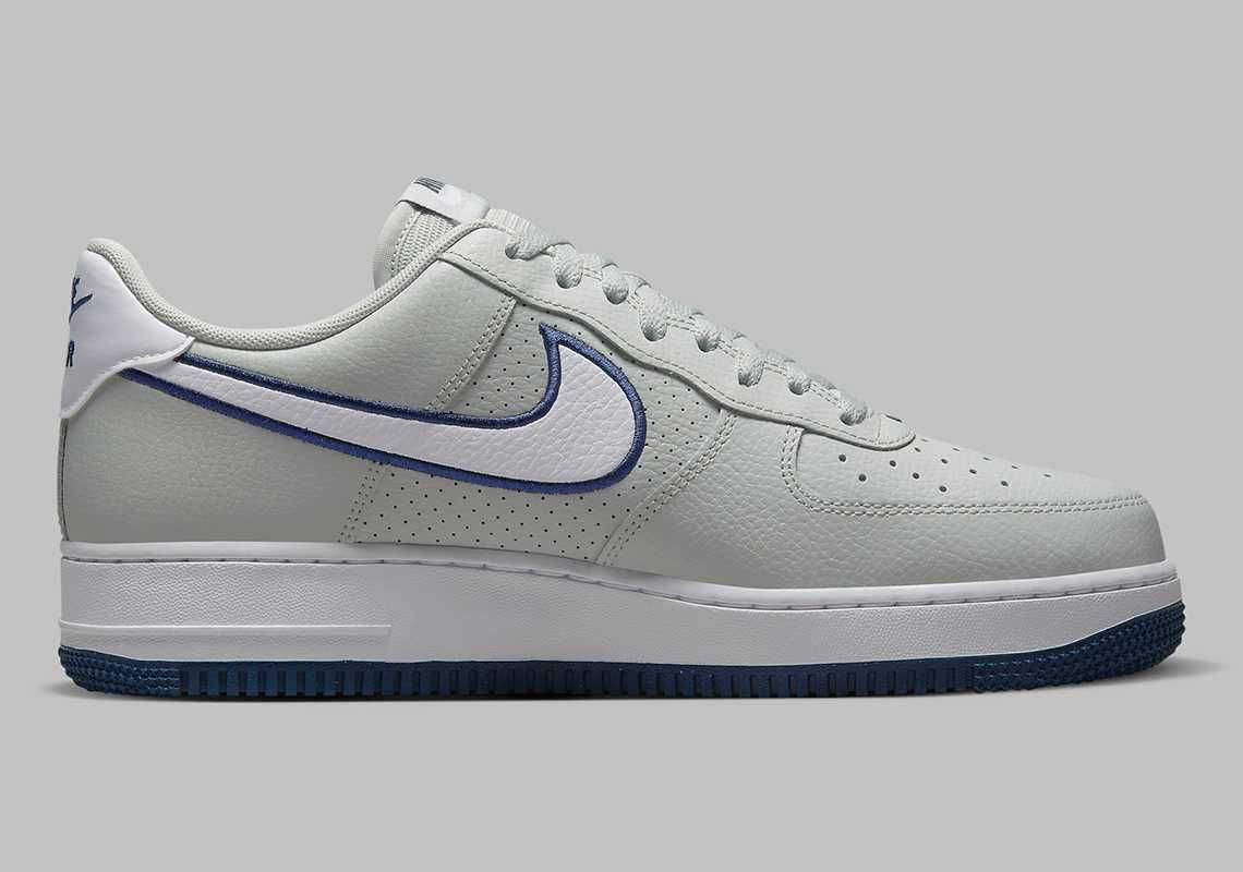 Оригінал! Кросівки Nike AIR FORCE 1 07 FJ4211-002 US 9.5