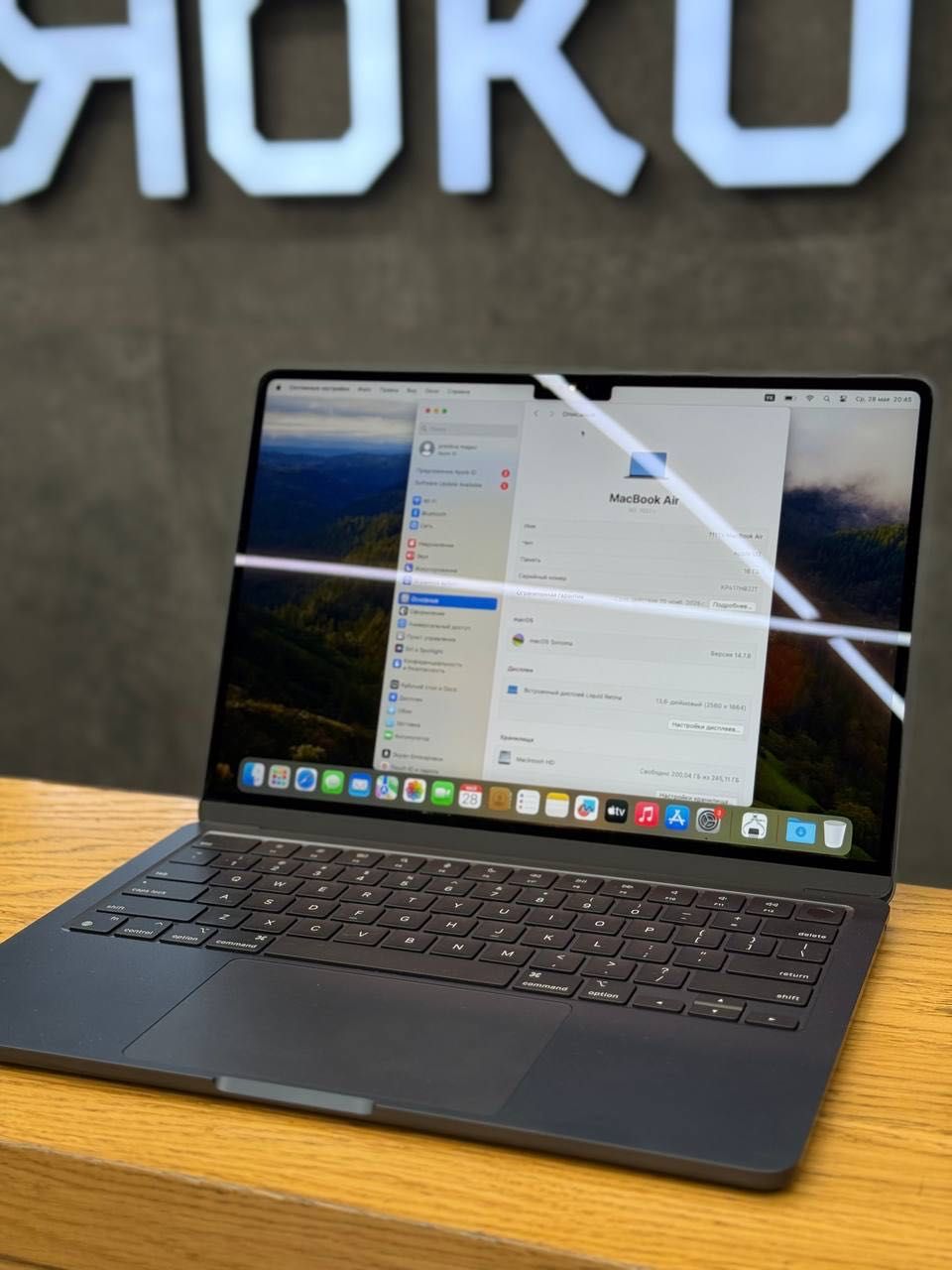 Вживаний MacBook Air 13, Space Gray, 256GB with Apple M2 (MLXW3)