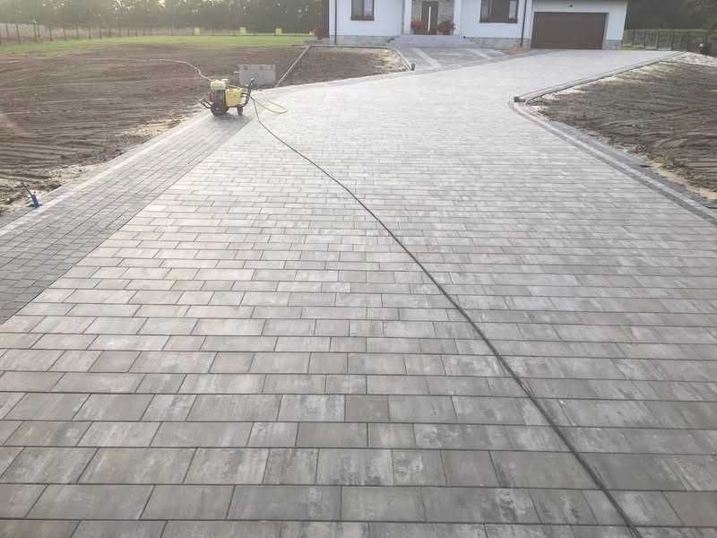 Układanie kostki brukowej i ogrodzenia frontowe,joniec,panelowe,tarasy