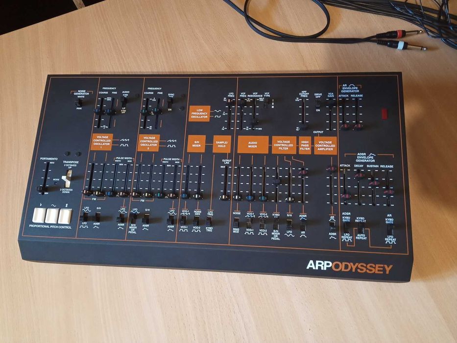 Korg Arp Odyssey moduł - syntezator legenda - stan jak nowy !