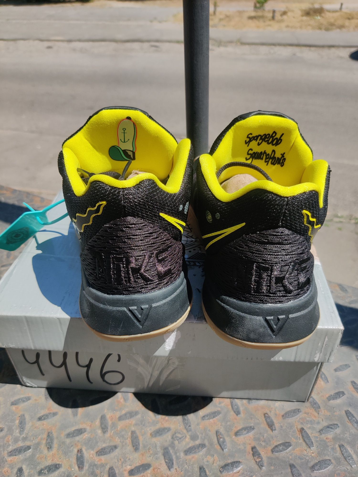 Eur37  дитячі жіночі Кайрі кросівки Kyrie 5 Black Sponge Bob