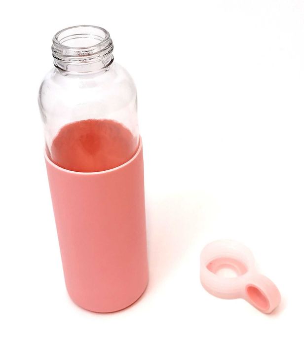 Butelka do picia w pokrowcu silikonowym. Różowa.