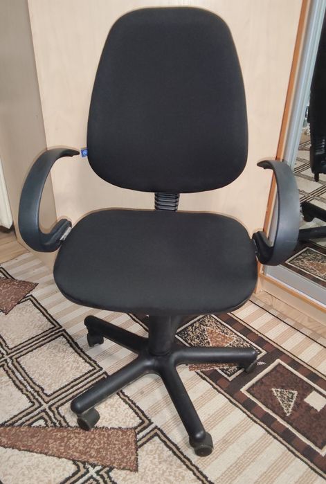 Стул офисный, кресло