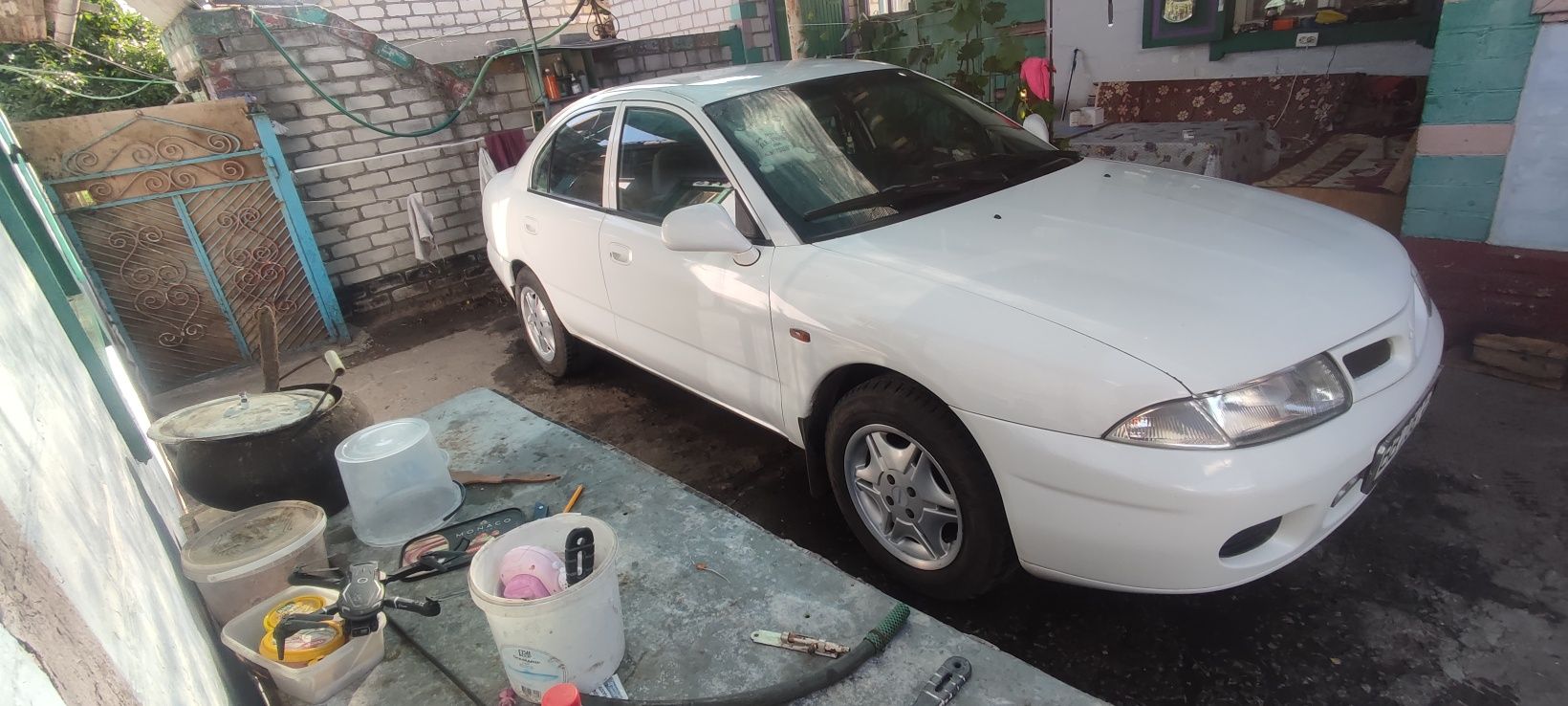 Продам мицубиши каризму