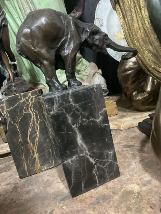 Escultura bronze elefante em base mármore com 22 cm