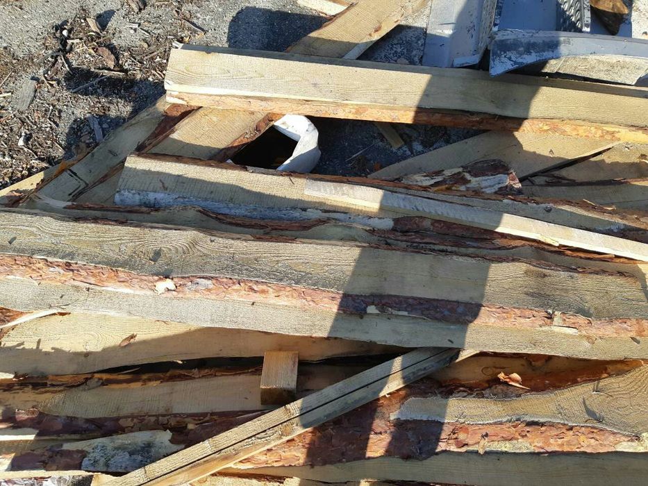 Бруси 1.5м 1.2м.0.10см  Підони різні.Дошка3м різна діаме Пиломатеріали