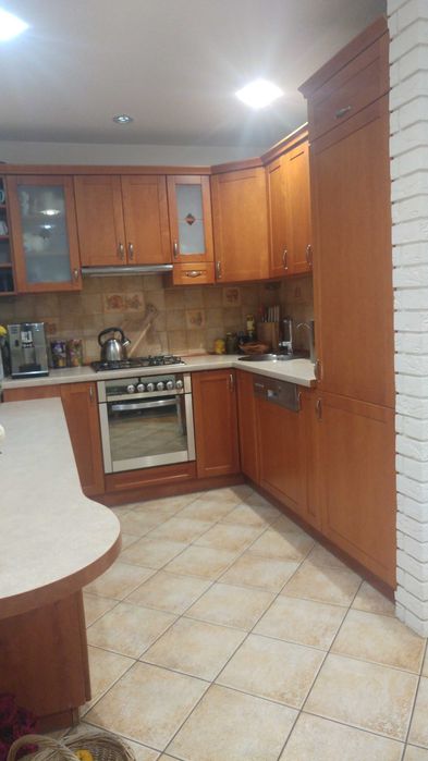 Meble kuchenne, komplet. Fronty z drewna.