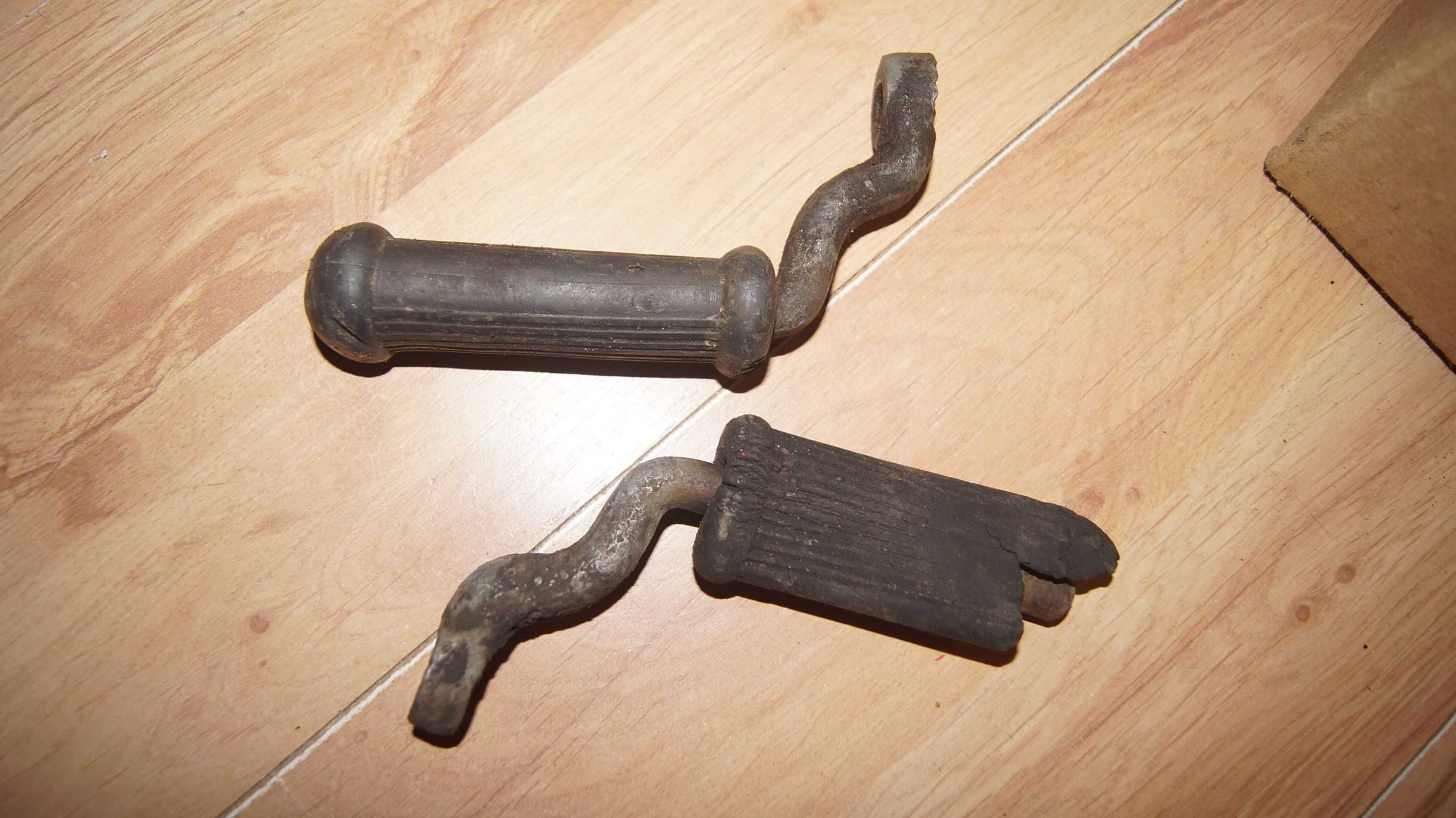 Junak M10 M07  Podnóżek oryginał