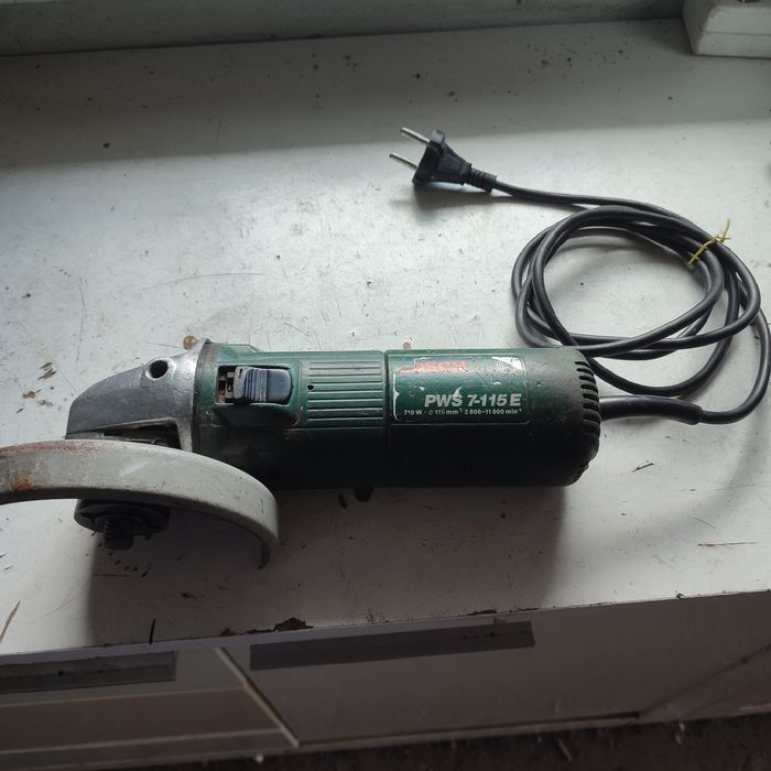 Szlifierka kątowa  Bosch 710w