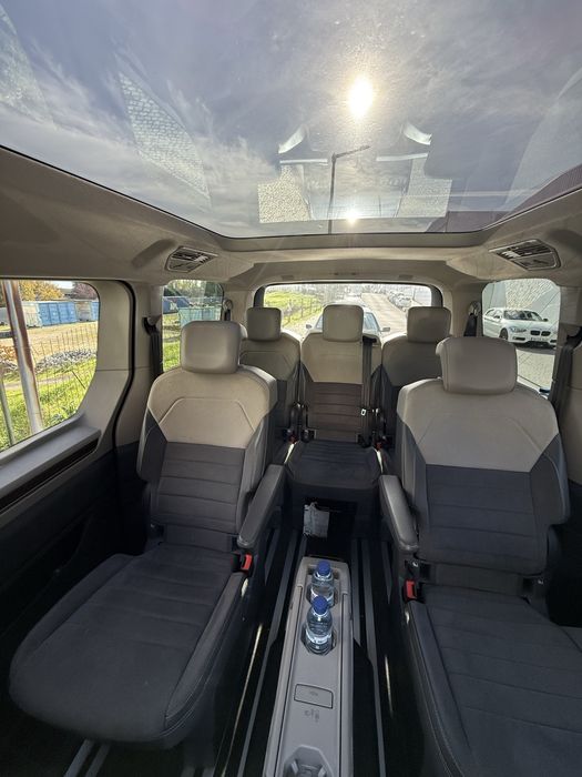 Multivan 2022 bem conservada