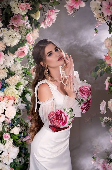 Продам выпускное , свадебное, вечерние платья.