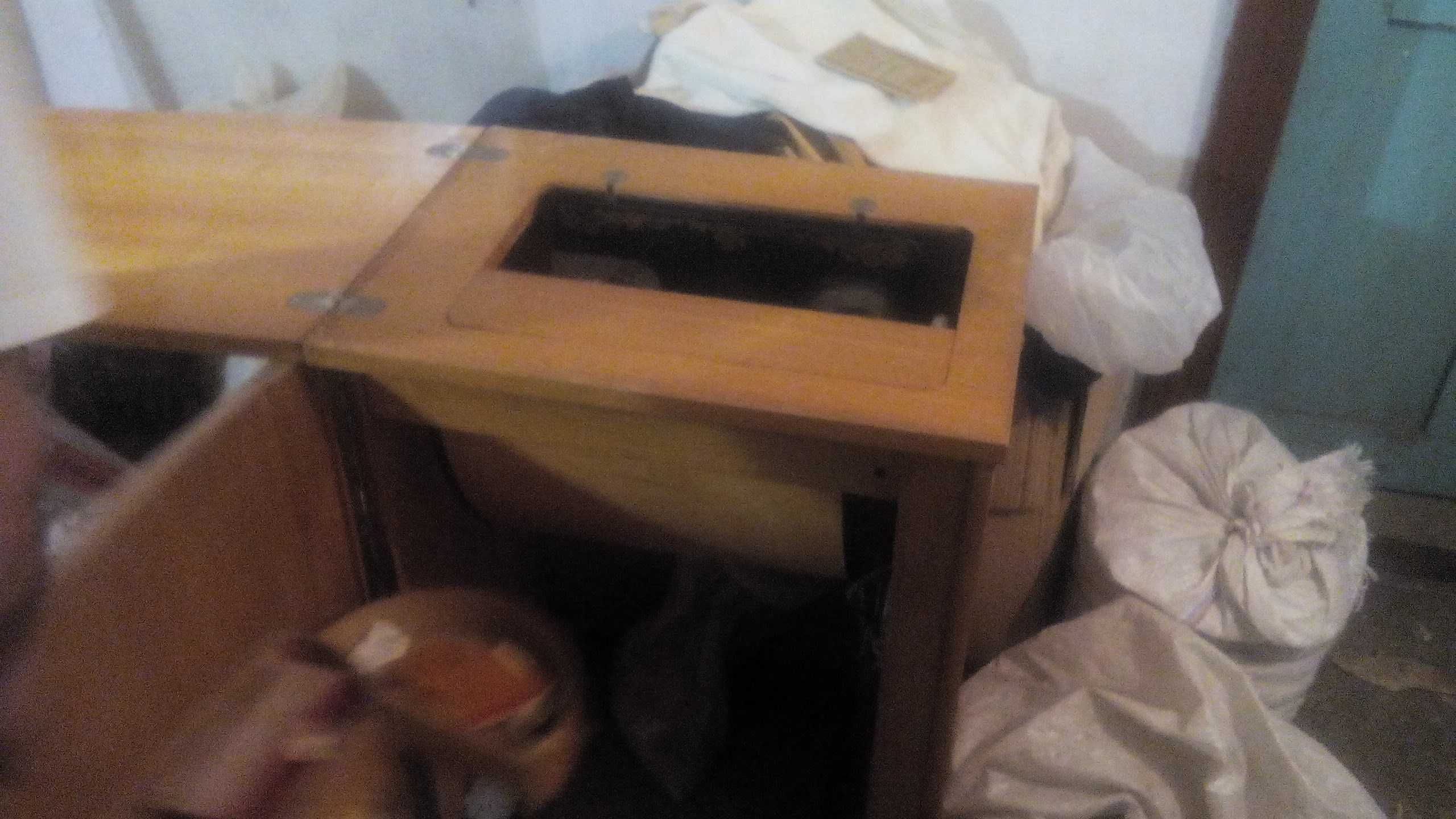 Продам швейну машинку Zinger