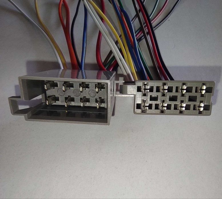 Разъем автомагнитолы ЕВРО ISO "2мамы + 2папы" (черный+серый)