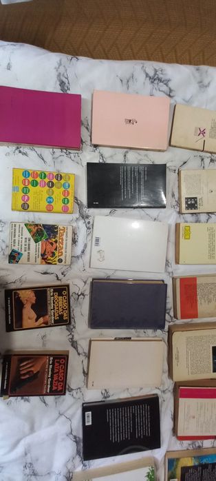 Conjunto Livros Antigos variados