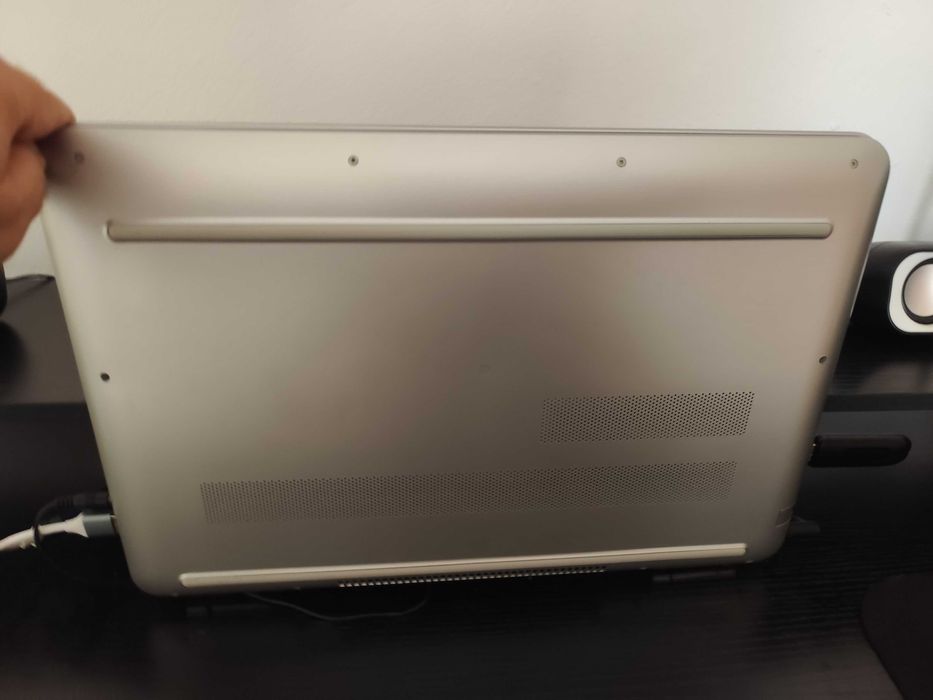 Portátil HP 15.6" i7, WIN 10 pouco usado