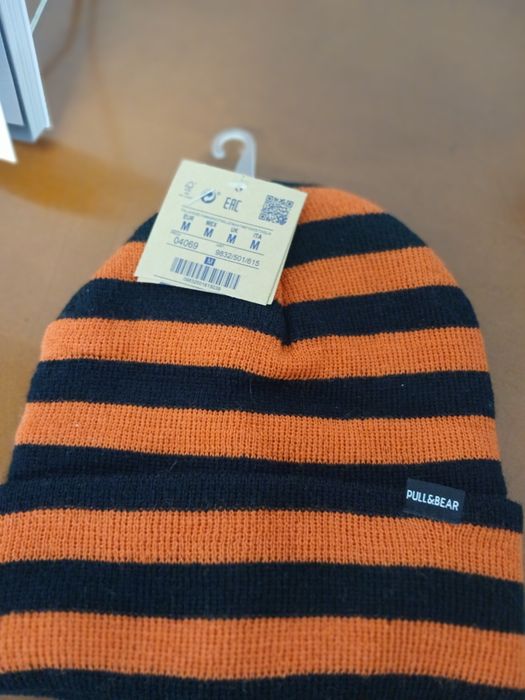 Gorro de senhora marca Pull Bear tam M