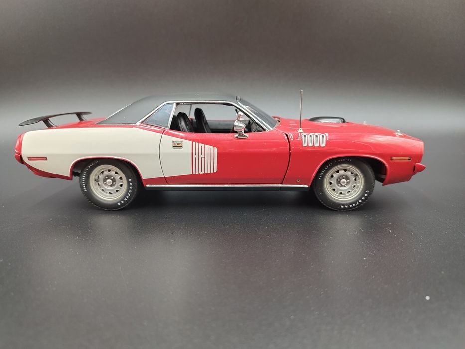 1:18 ACME 1971 Plymouth Hemi BarraCuda model limit 470/1230