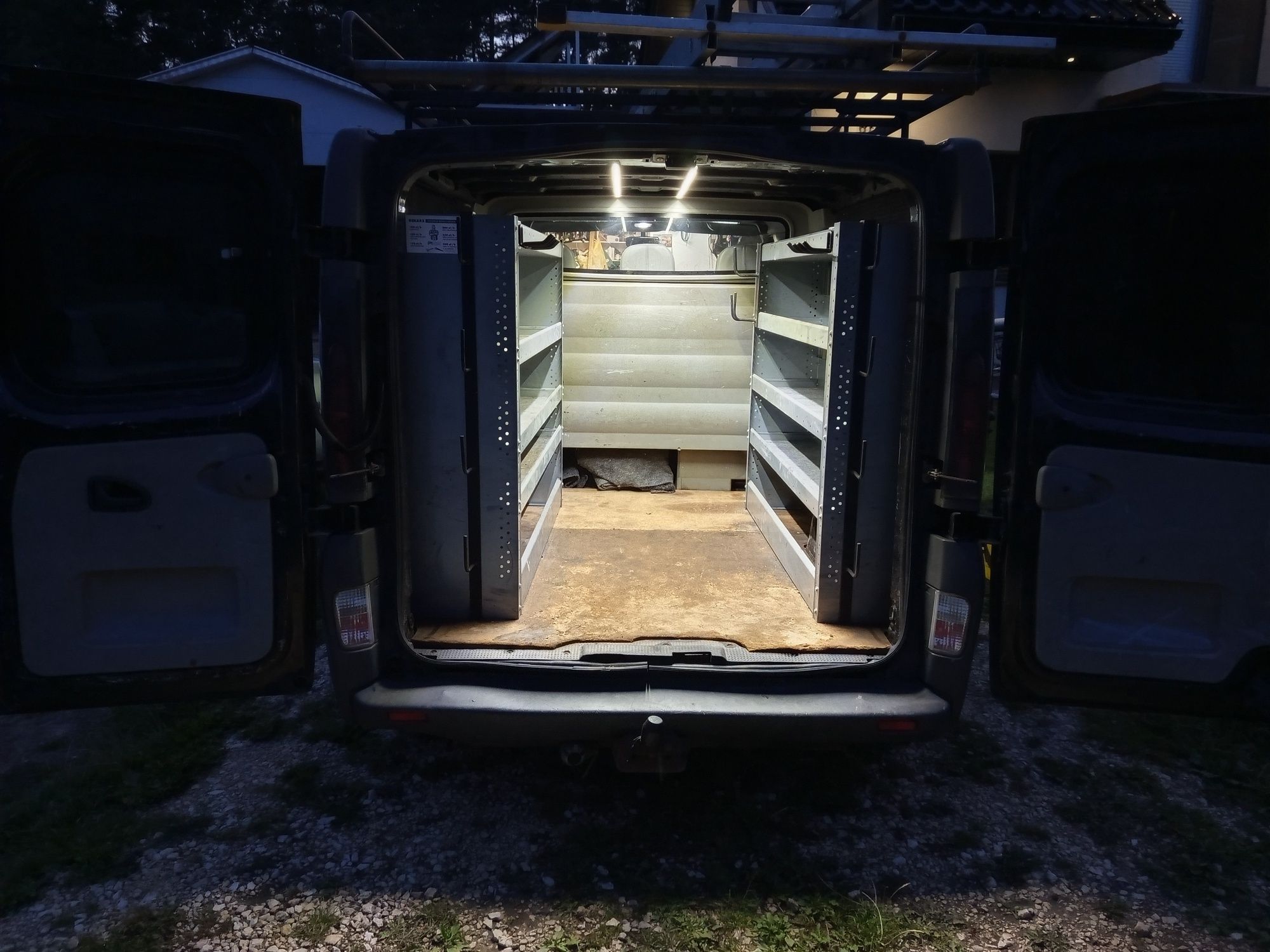 Renault Trafic 1.9 dCi 101km 6 osób