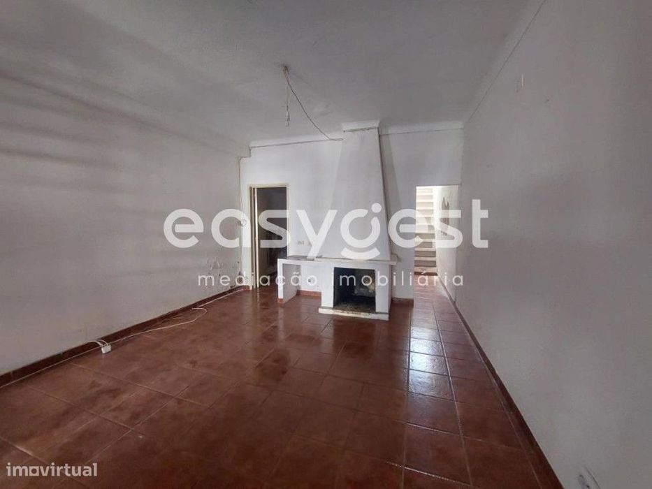 Moradia com 3 quartos e logradouro localizada em Ferreira do Alentejo