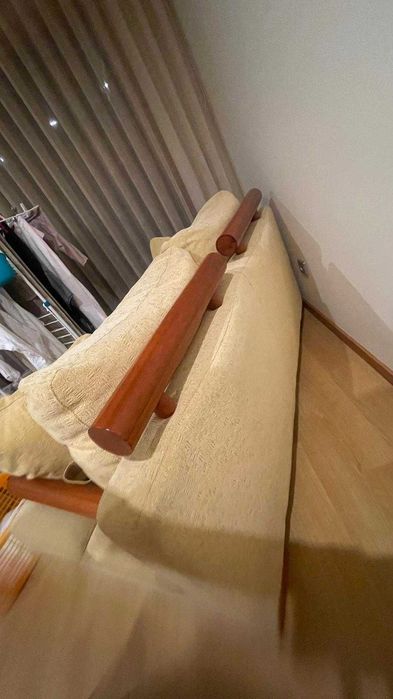 Sofá como novo 
1.60 largura
86 profundidade 
88 cm de altura +\-