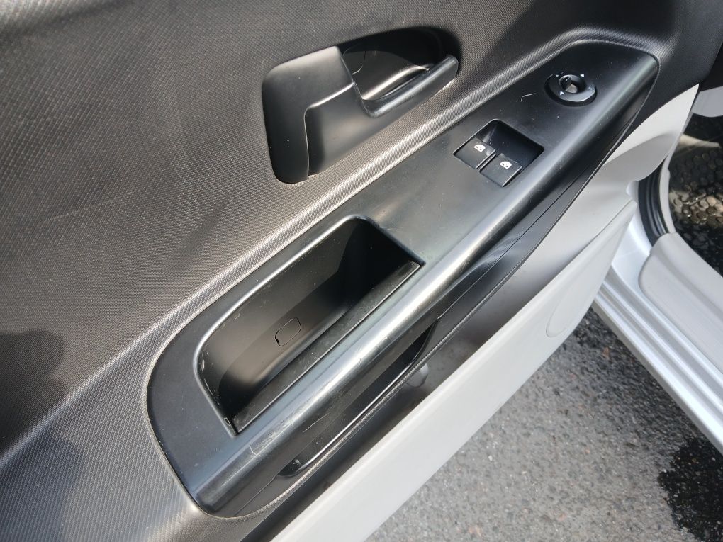 Kia side automatic