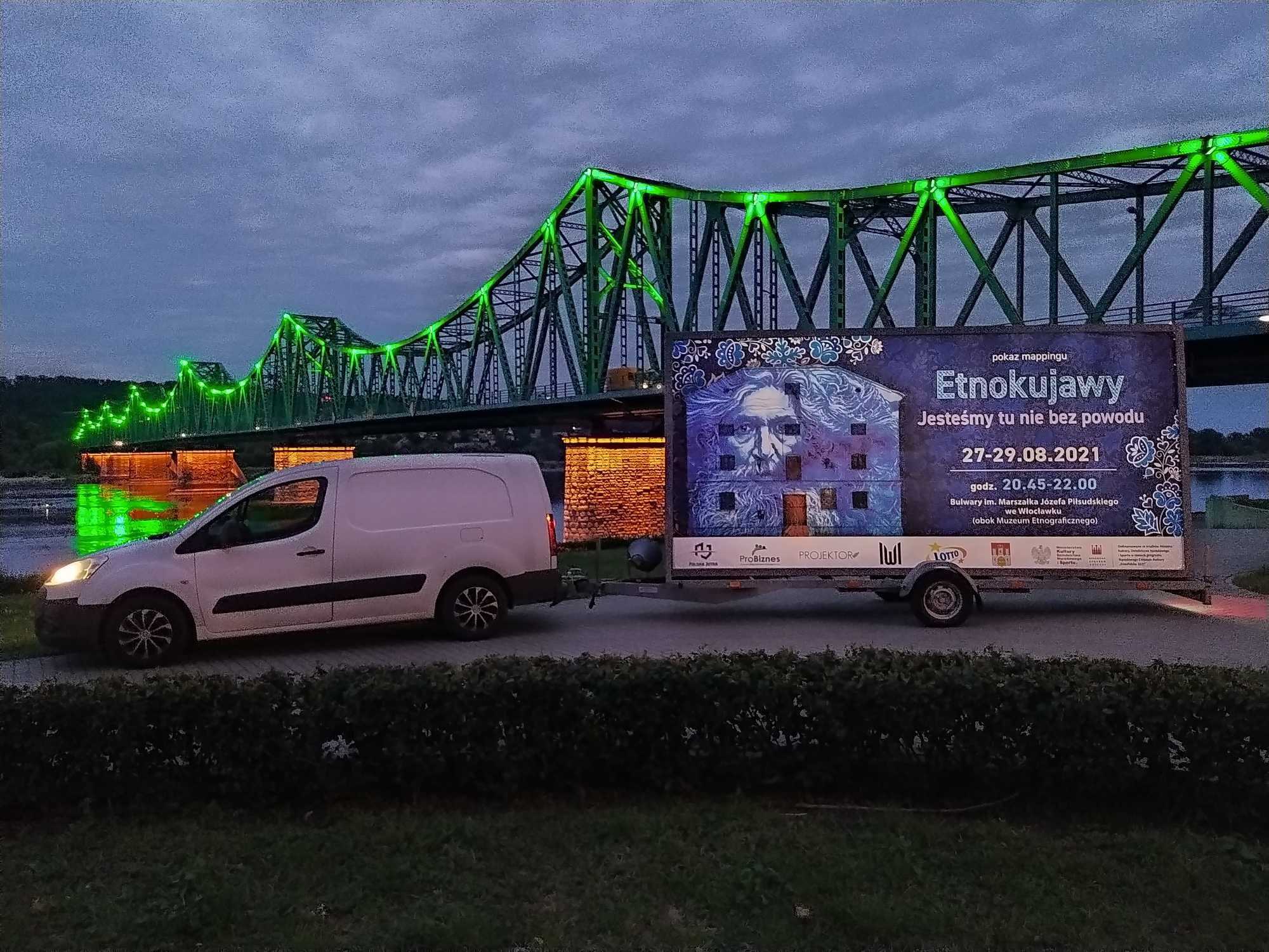 Reklama mobilna Billboardy Przyczepy Bus reklamowy kampanie baner druk