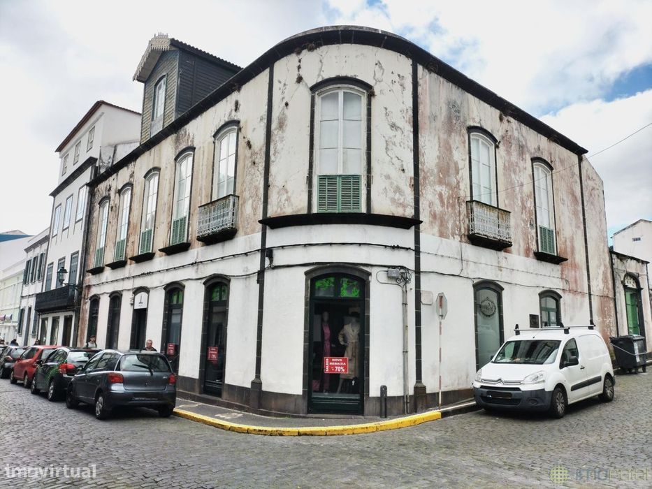 T7 + 2 Espaços Comerciais|Matriz