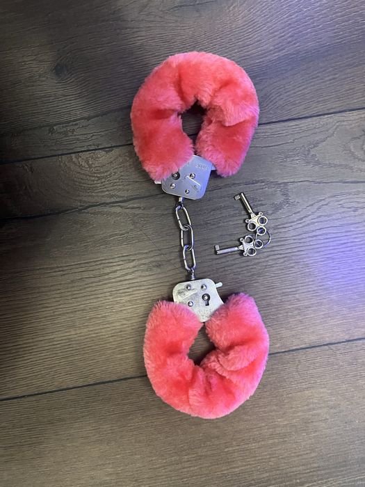 Мʼякі іграшки рожеві