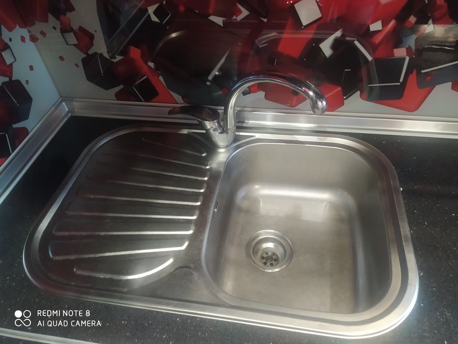 Мийка з нержавіючої сталі зі змішувачем