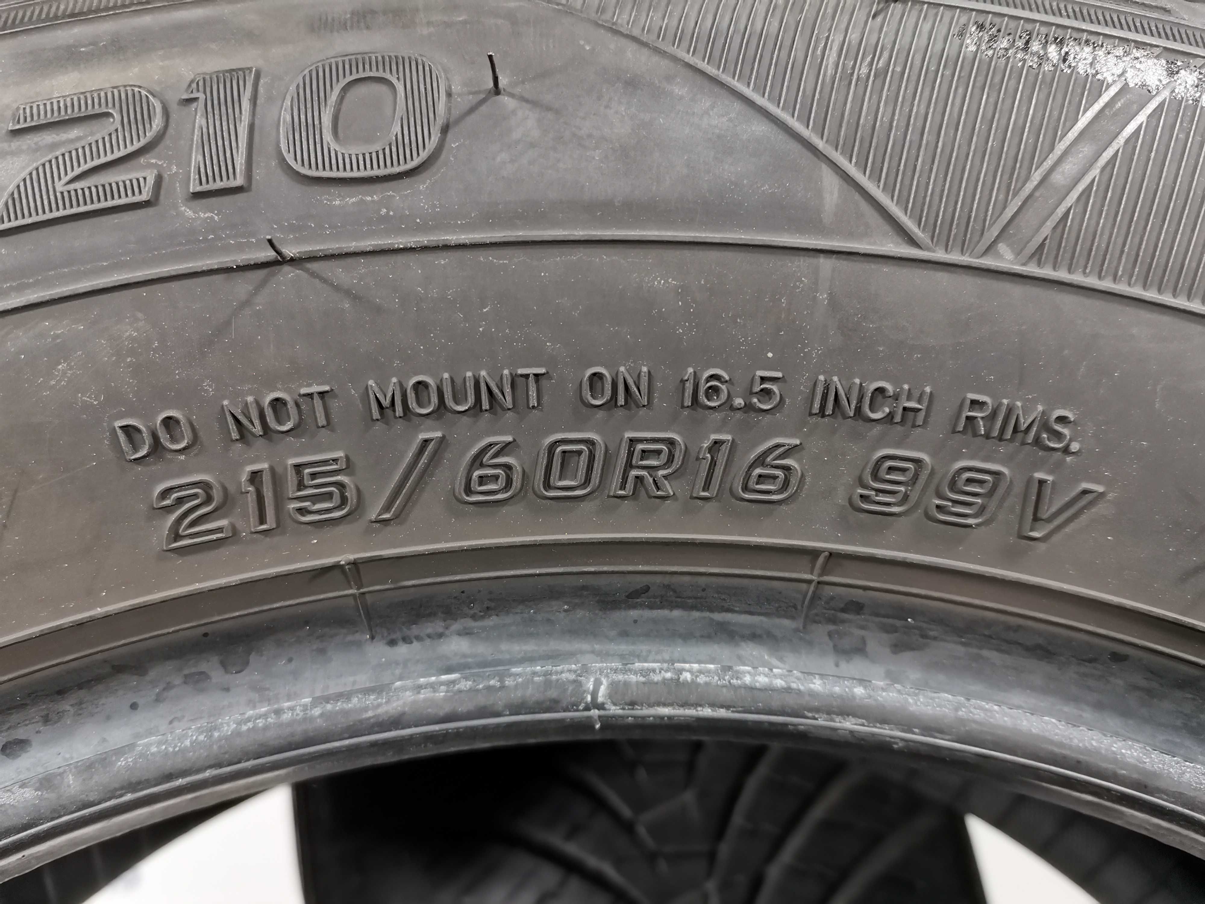 2 шт. 215/60 R16 Falken EuroAll Season AS210 шини б/у, 6-7 мм