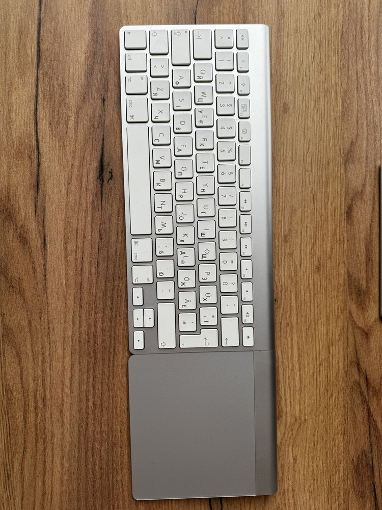 Apple клавіатура та трекпад