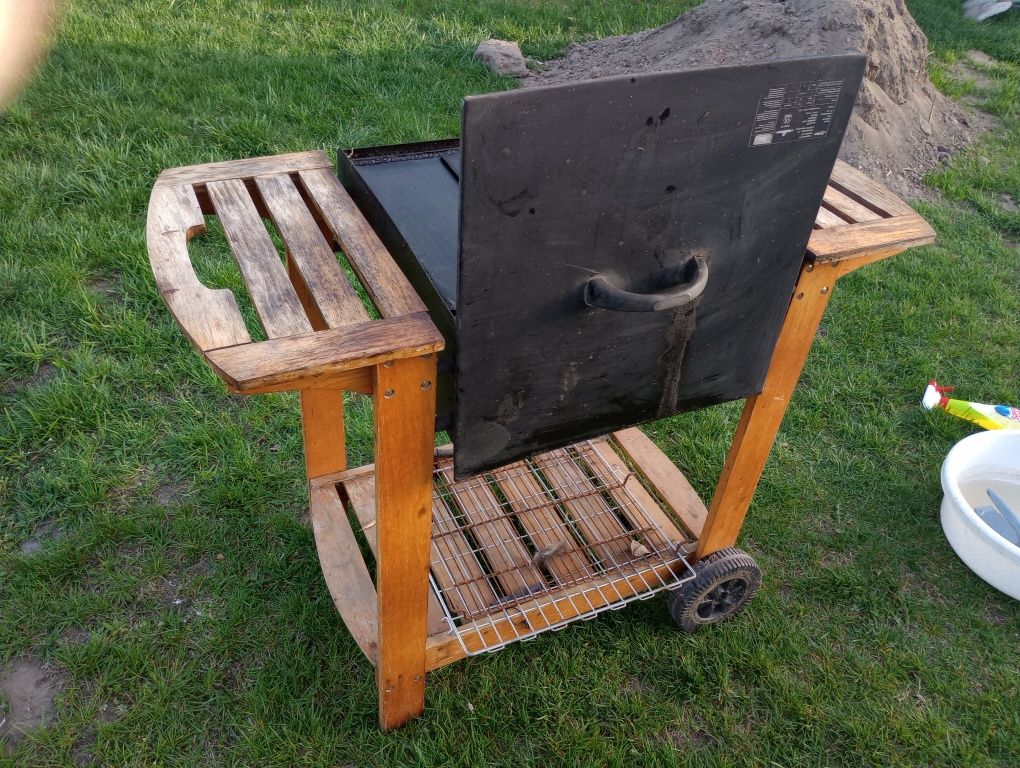 Grill gazowy dwu palnikowy