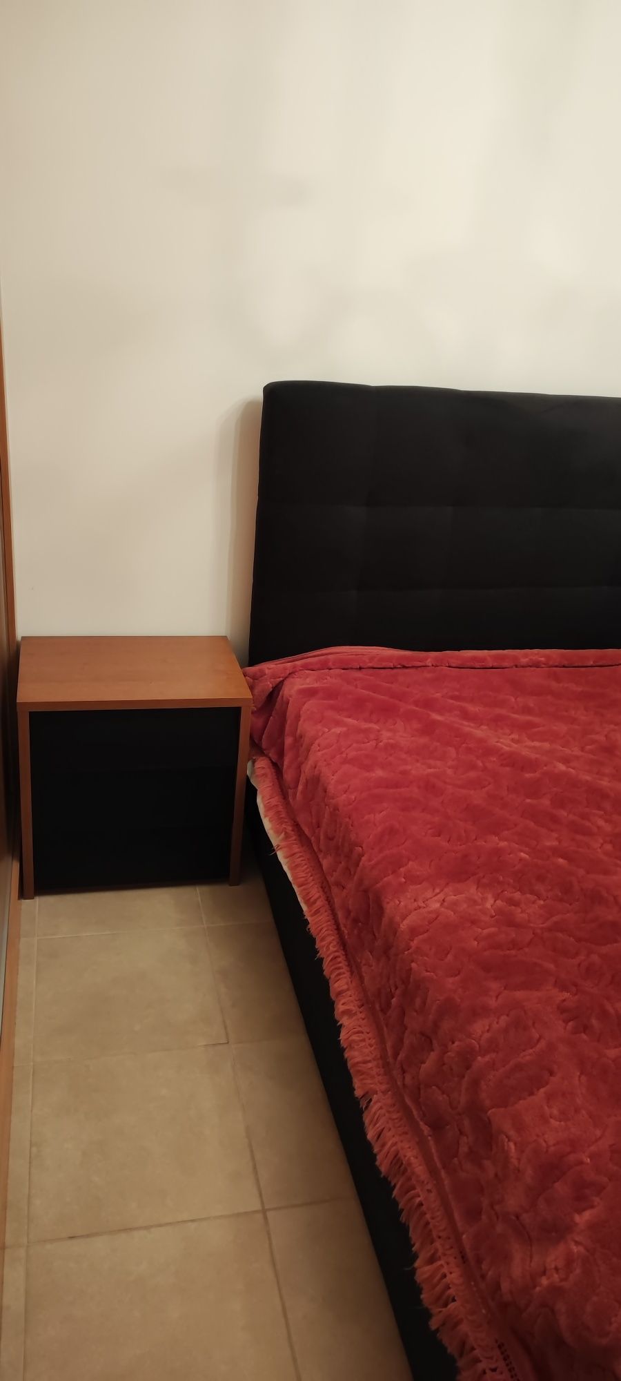 Cama de casal e sofá