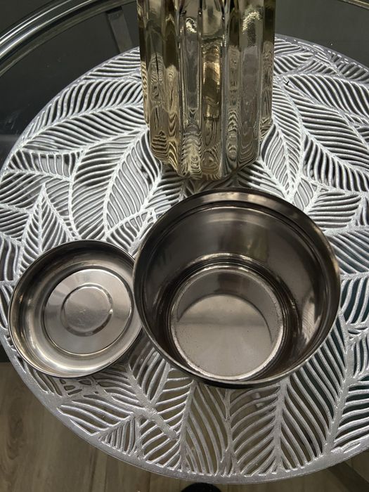 Metalowy pojemnik do herbaty