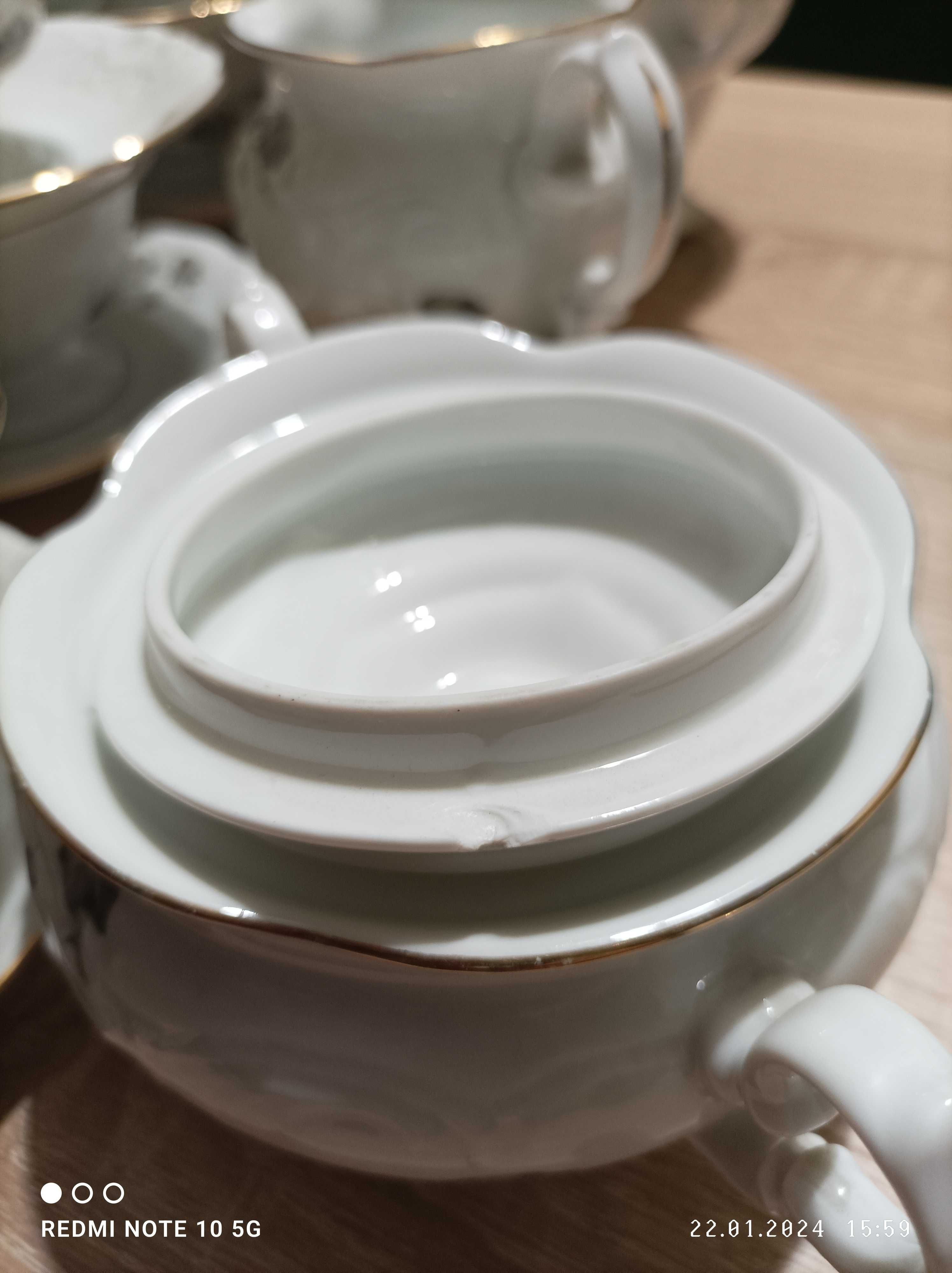 Serwis kawowy z białej porcelany, na 6 osób, wzór liście, Wawel