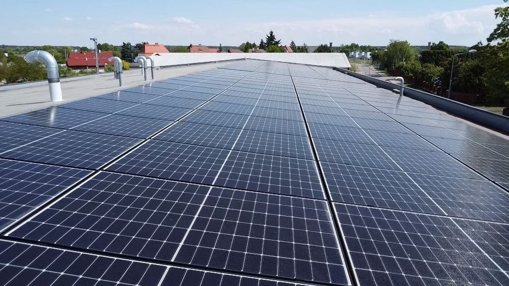 Instalacja Fotowoltaiczna 10.235 kWp + 10,24 kWh magazyn energii