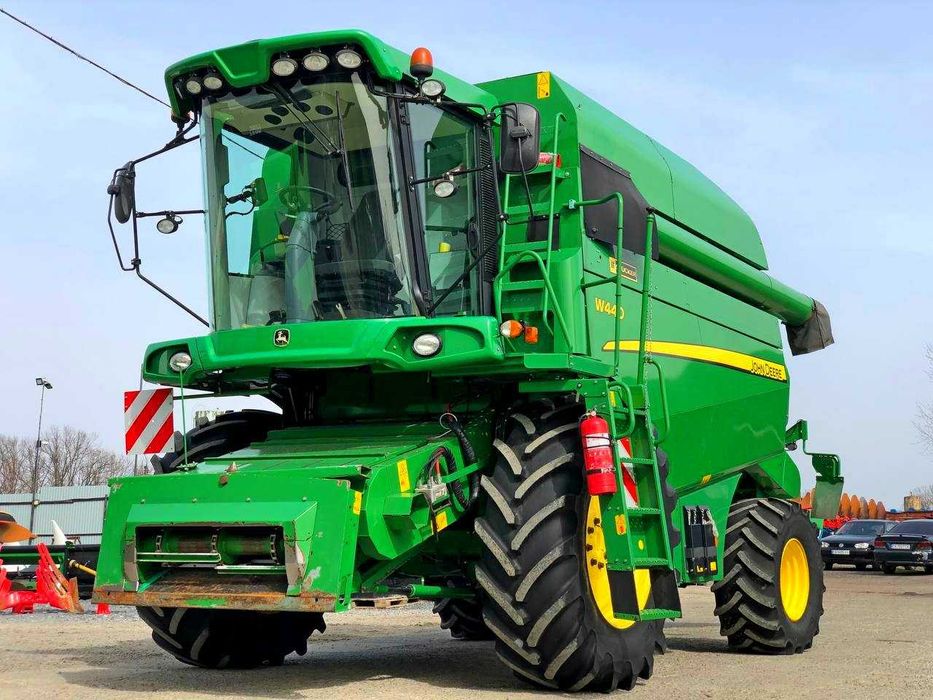 Комбайн John Deere W 440 (2014)