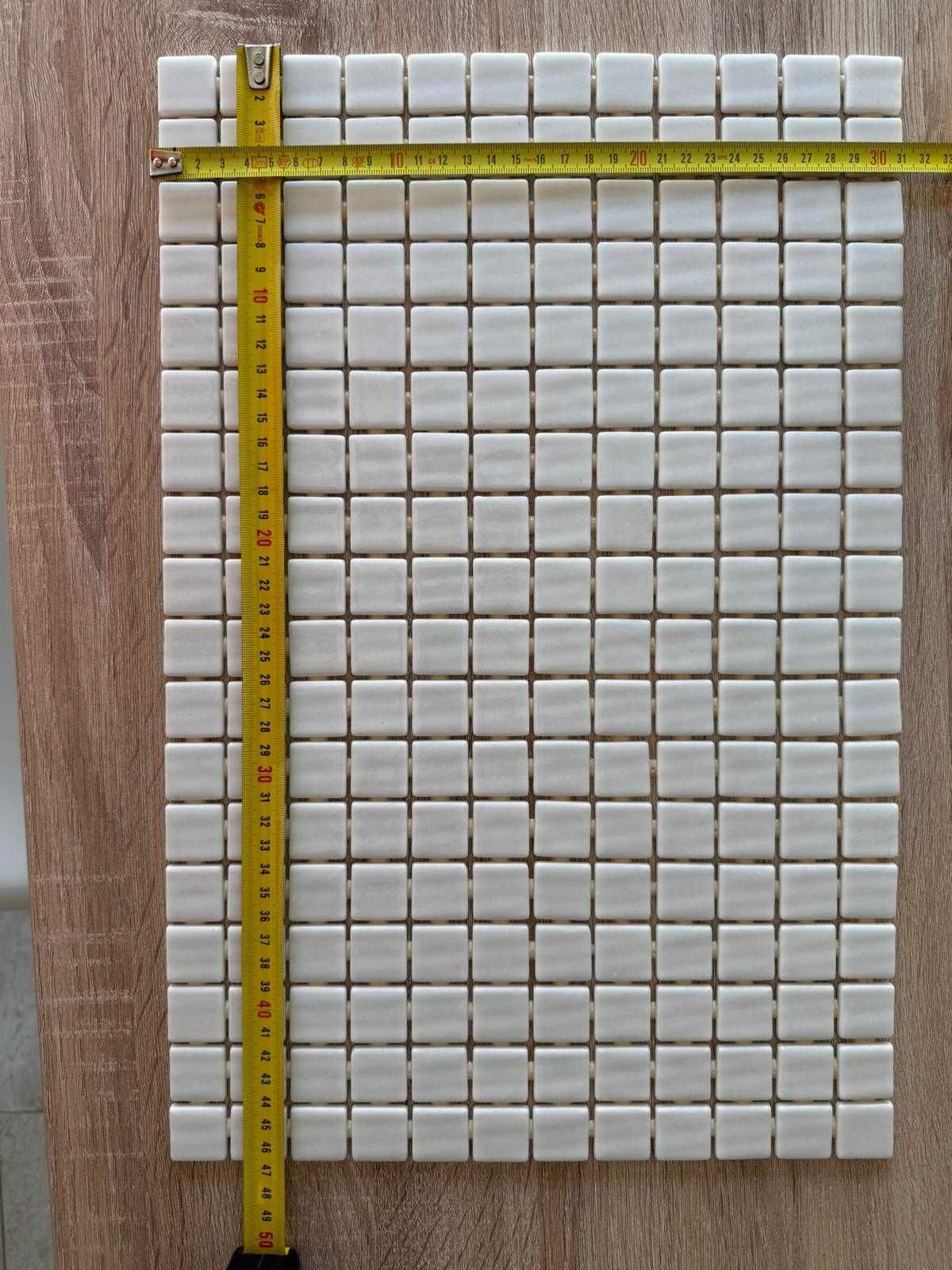 Pastilha de piscina branca