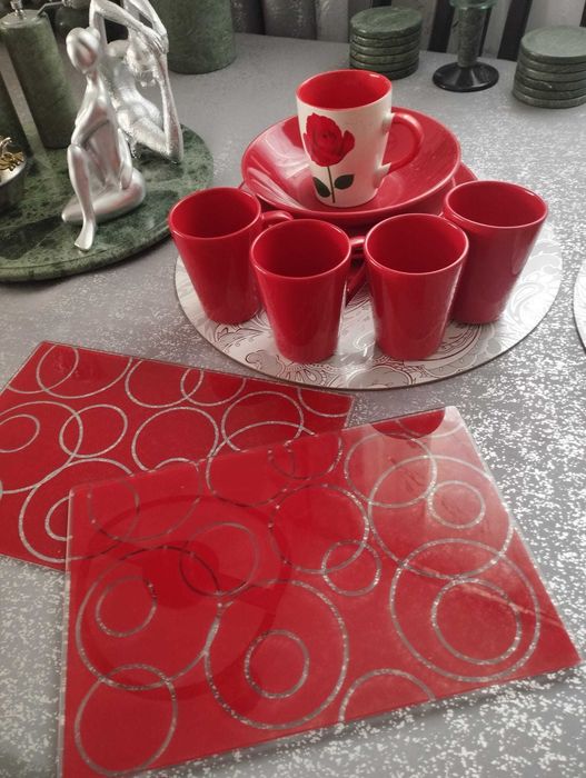 Naczynia kuchenne czerwone 11 sztuk