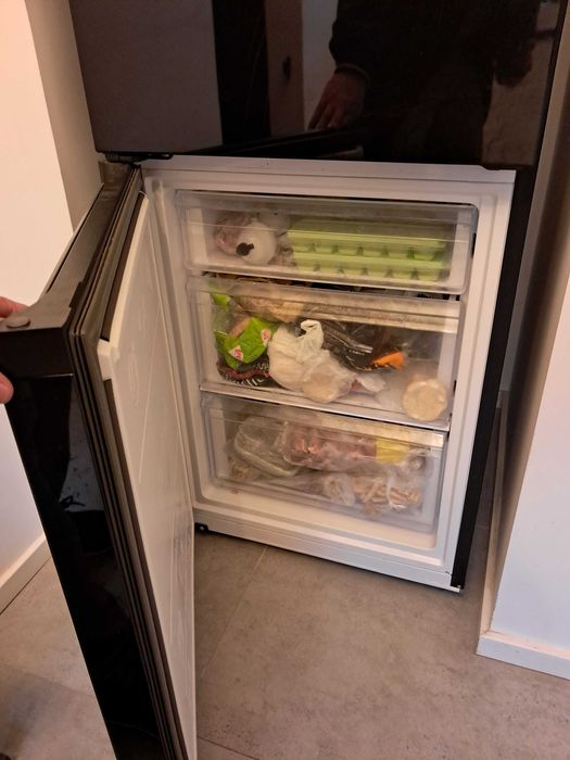 Syndyk sprzeda Lodówkę Samsung