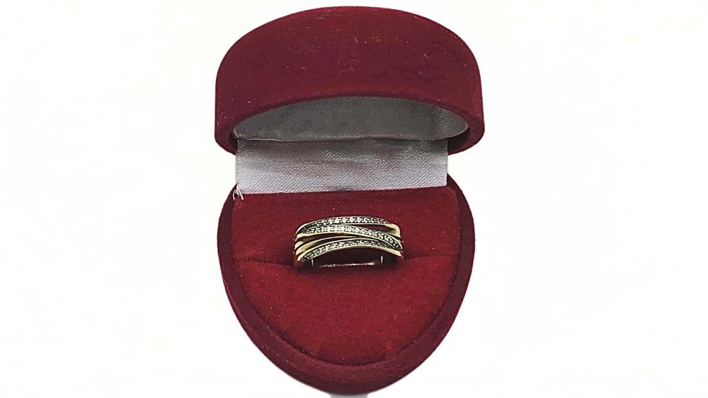 Złoty pierścionek obrączkowy z cyrkoniami - 333 - R.13 - 2,45g