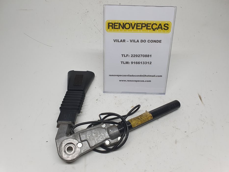 Encaixe de cinto frente esquerdo OPEL Vectra B (36_)