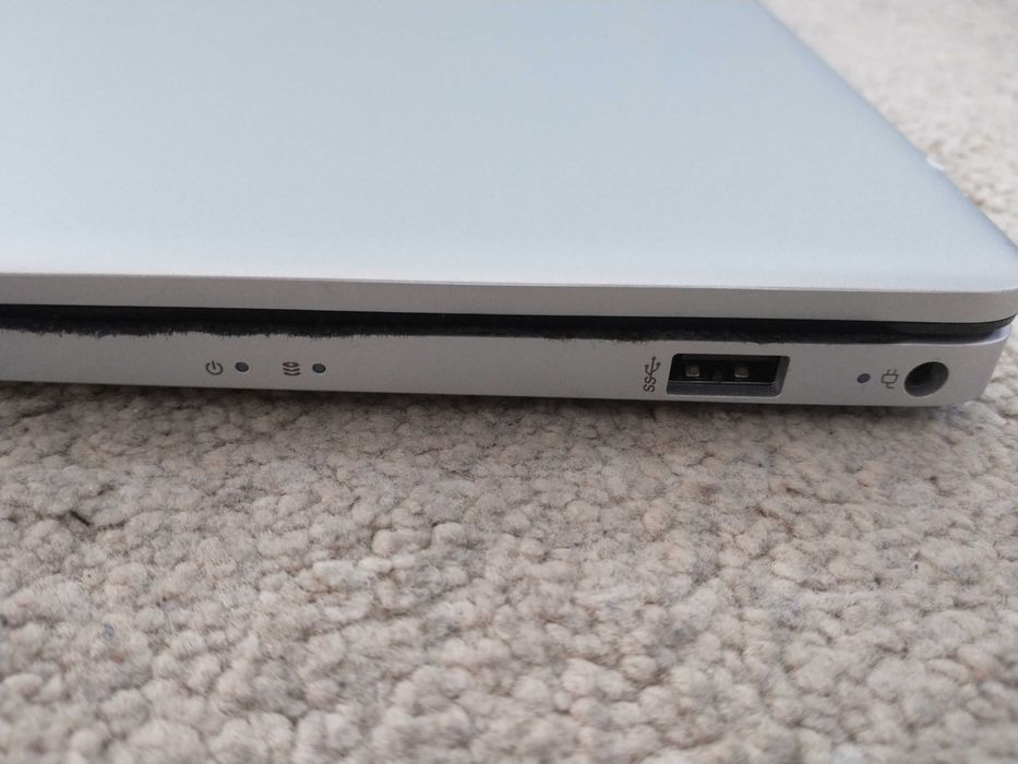 Laptop 17" cali Ryzen 5 (6 rdzeni) 16GB RAM SSD 512GB Windows 11