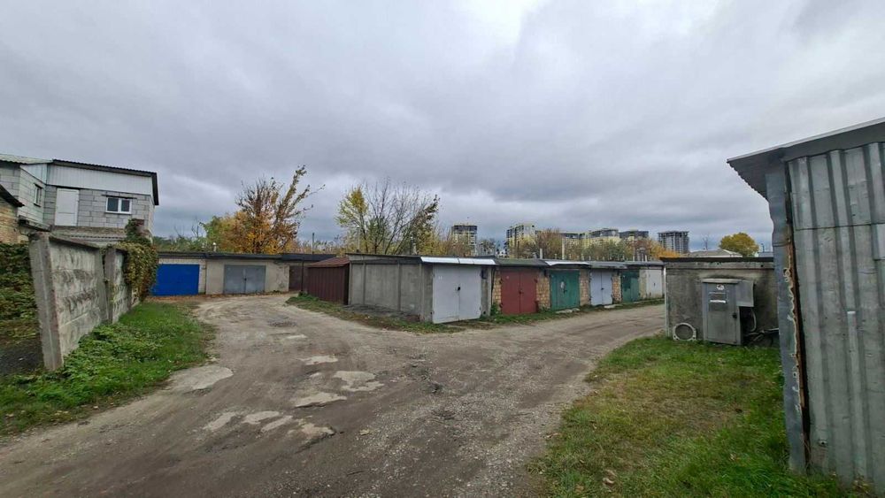 Гаражний бокс у двох рівнях в ГСК «Мрія»  цілодобова охорона, шлагбаум