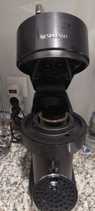 Máquina de cafe Nespresso vertuo