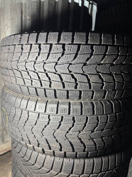 Dunlop 215/65/16 пара зимних шин